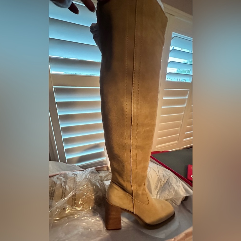 NWT! NEW IN BOX! Vince Camuto Verona Over The Knee Suede Boots - Picture 4 of 12